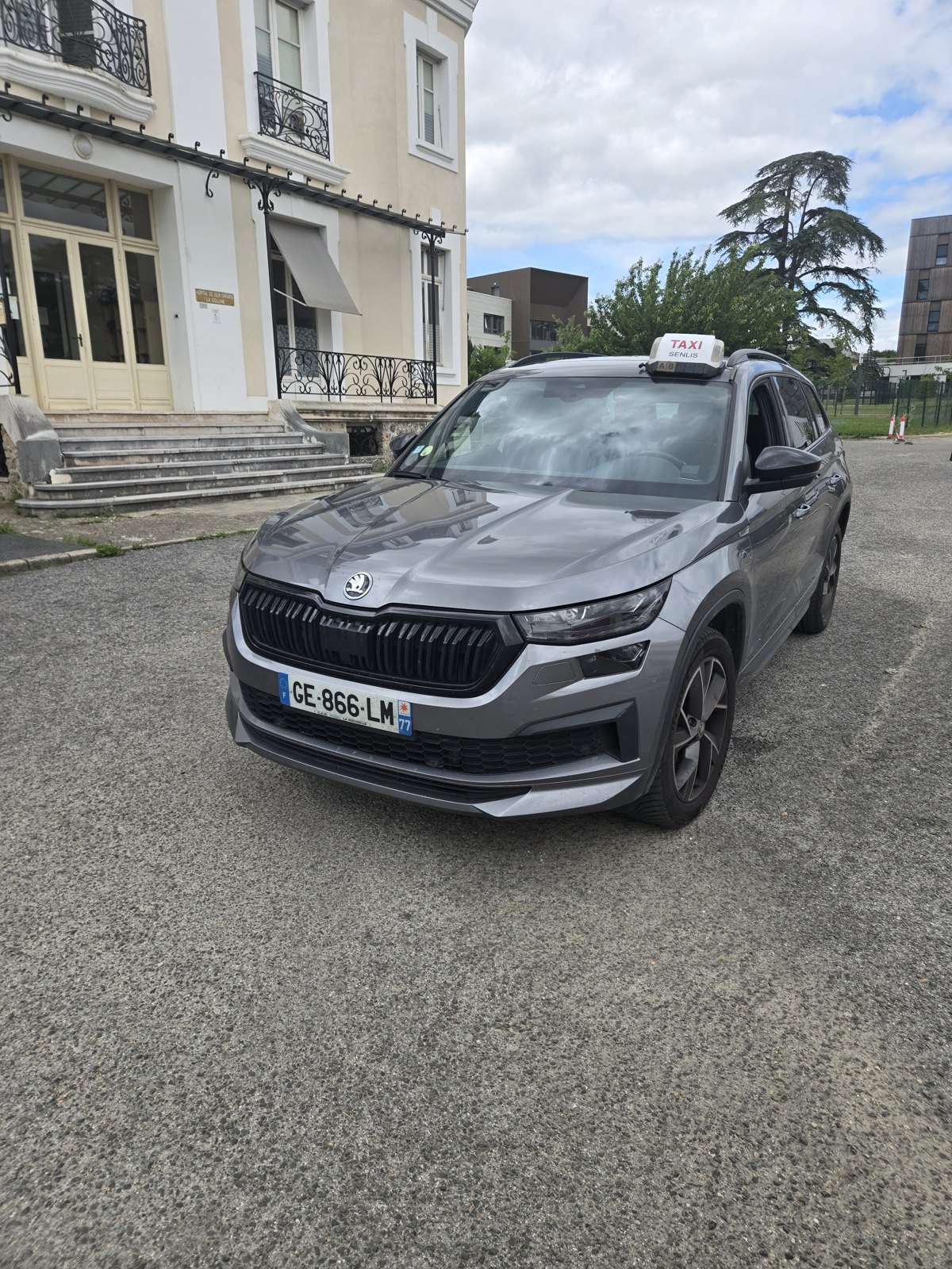 Taxi Mack Taxi pour le transport scolaire dans le pays de Valois